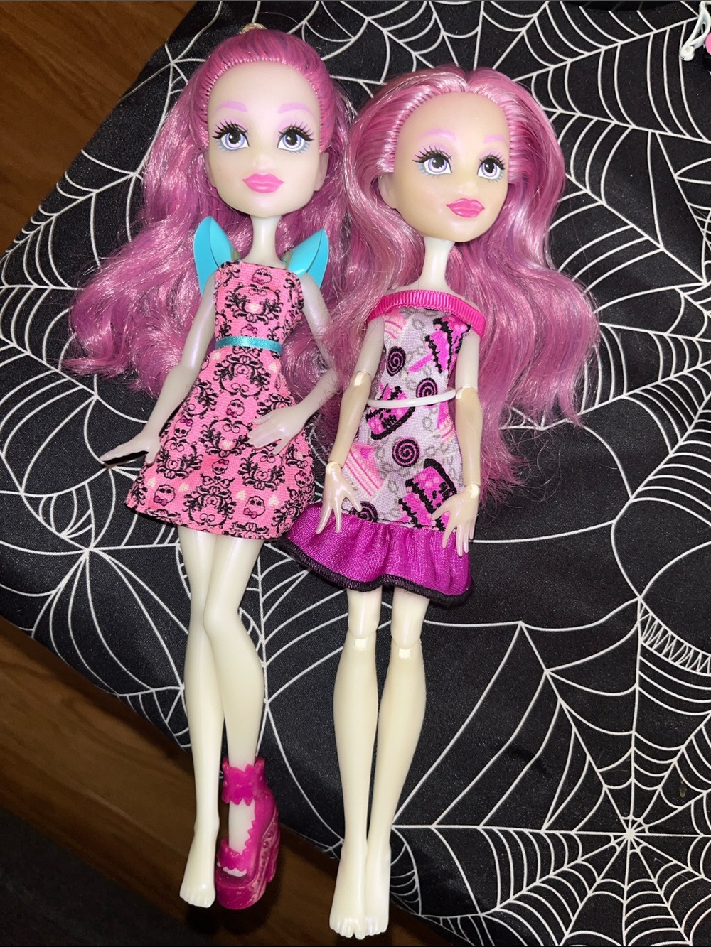 Monster high two ari hauntington dolls